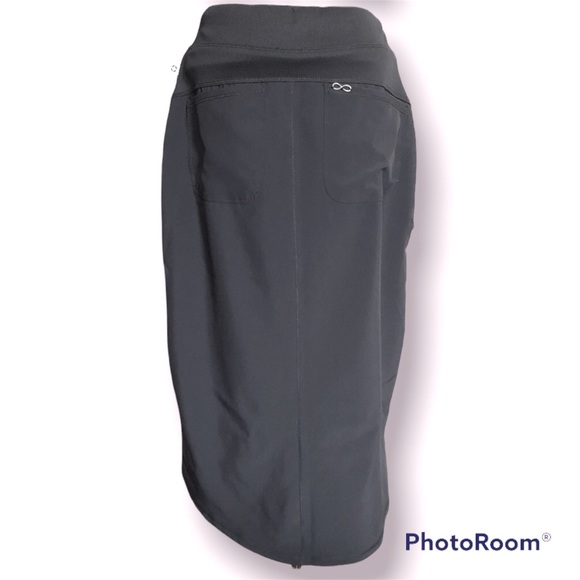 Scrub Skirt - Picture 3 of 6